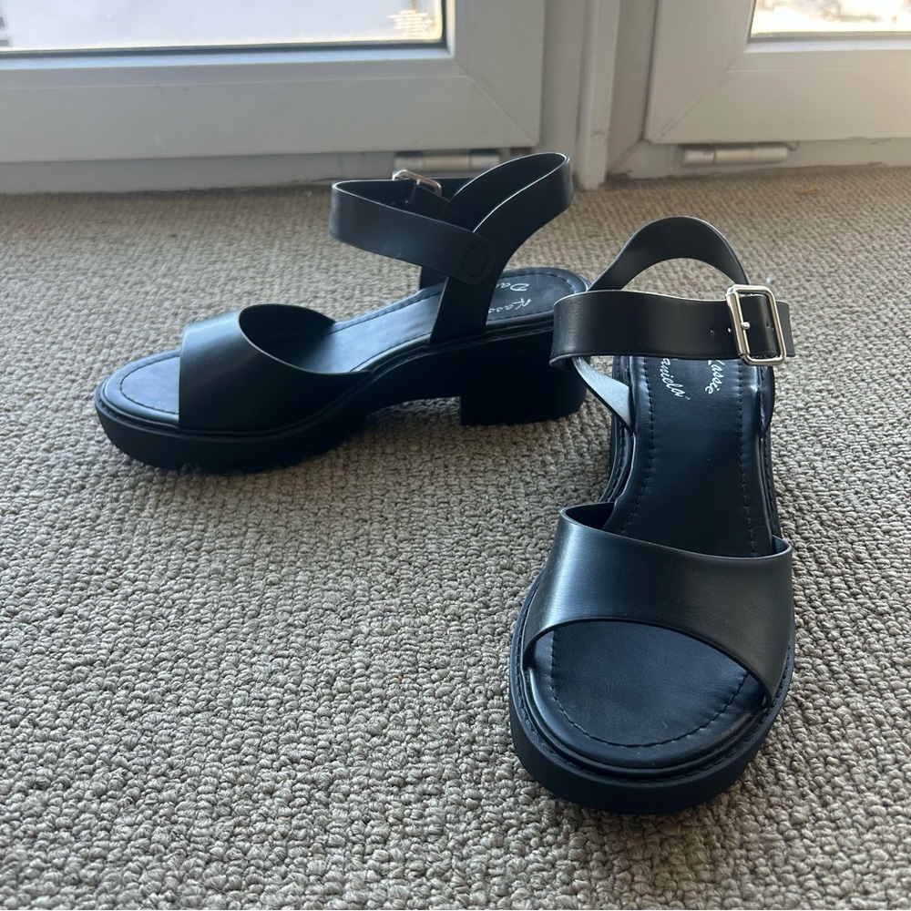 Black Women's Sandals